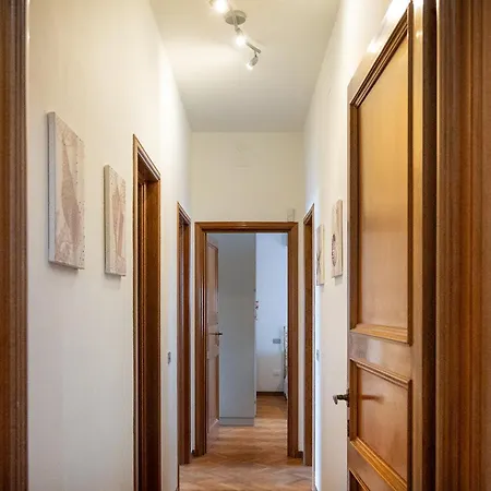 La Casa Della Giovy Apartment *