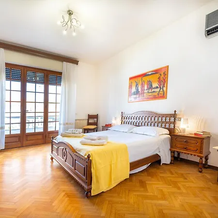 La Casa Della Giovy Apartment *